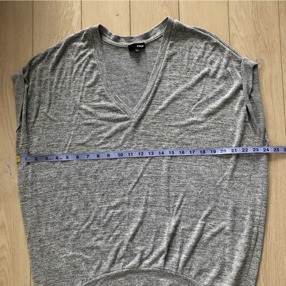 Aritzia Wilfred Free Slouchy V Neck Tank Top in Heather Grey - Picture 2 of 8